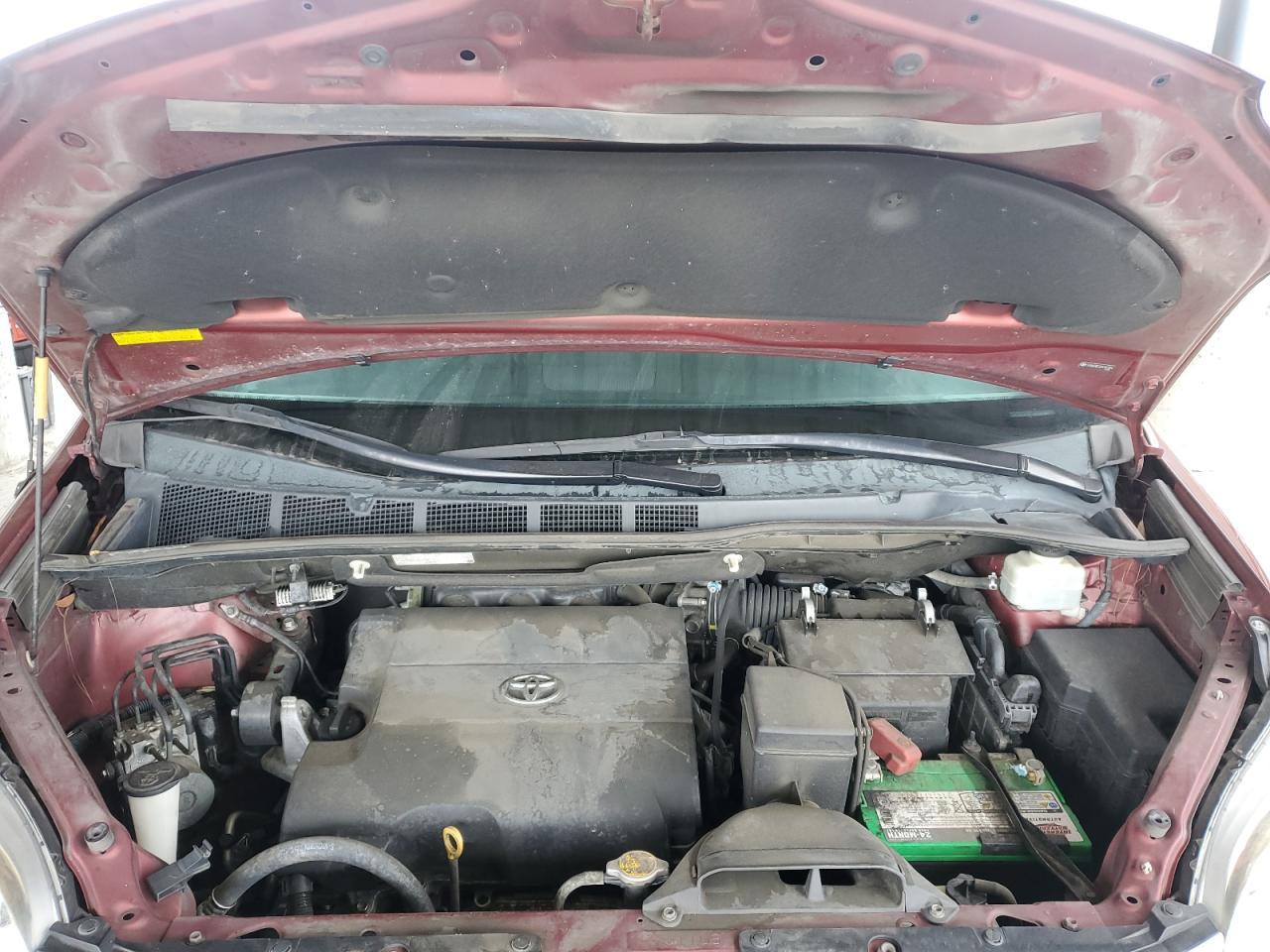 2013 TOYOTA SIENNA