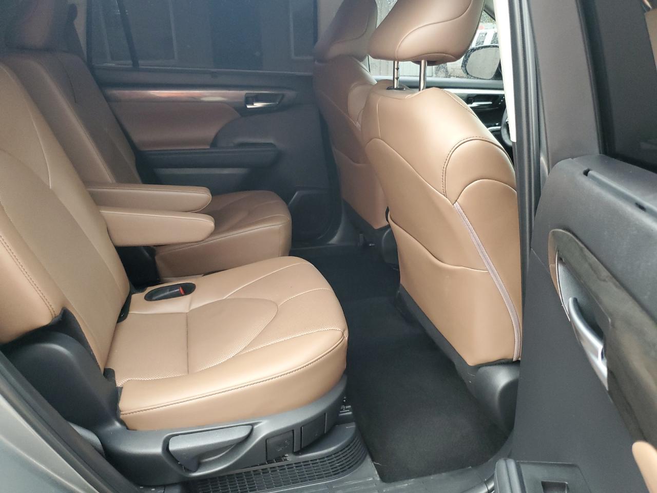 2025 TOYOTA HIGHLANDER