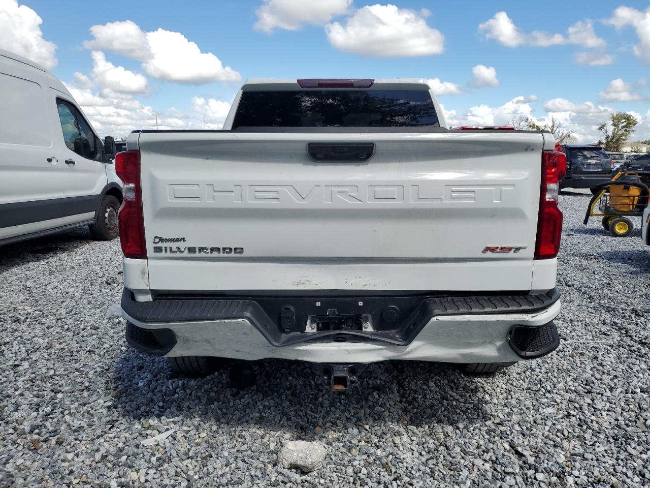 2024 CHEVROLET Silverado
