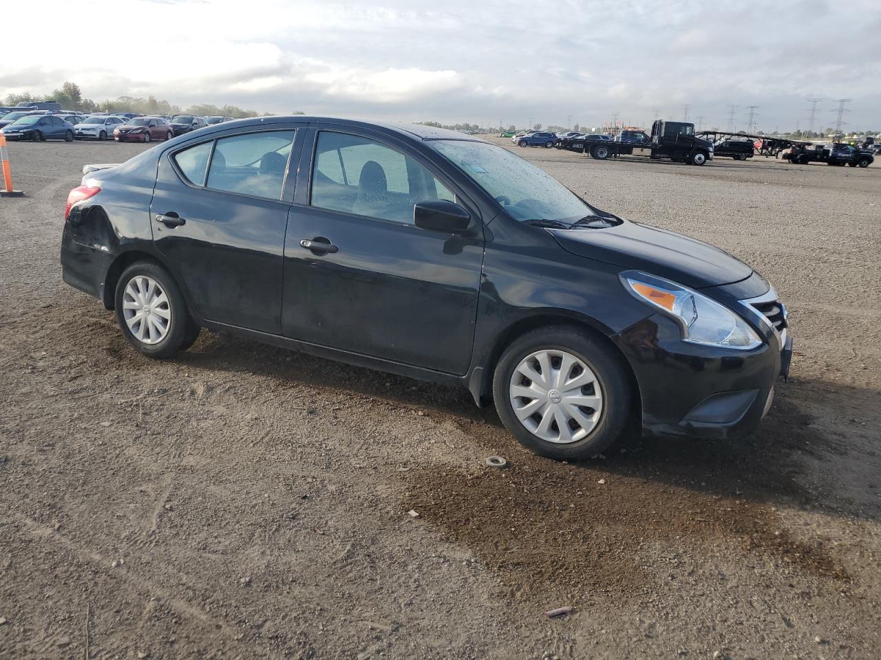 2017 NISSAN VERSA