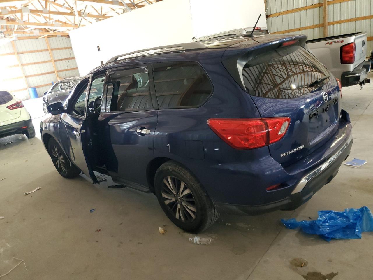 2017 NISSAN PATHFINDER