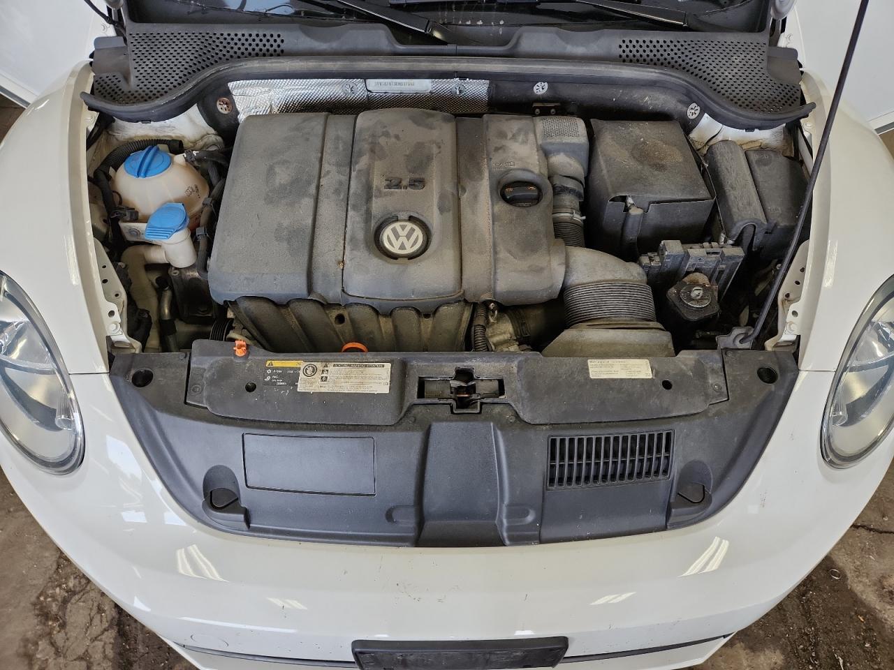 2013 VOLKSWAGEN Beetle