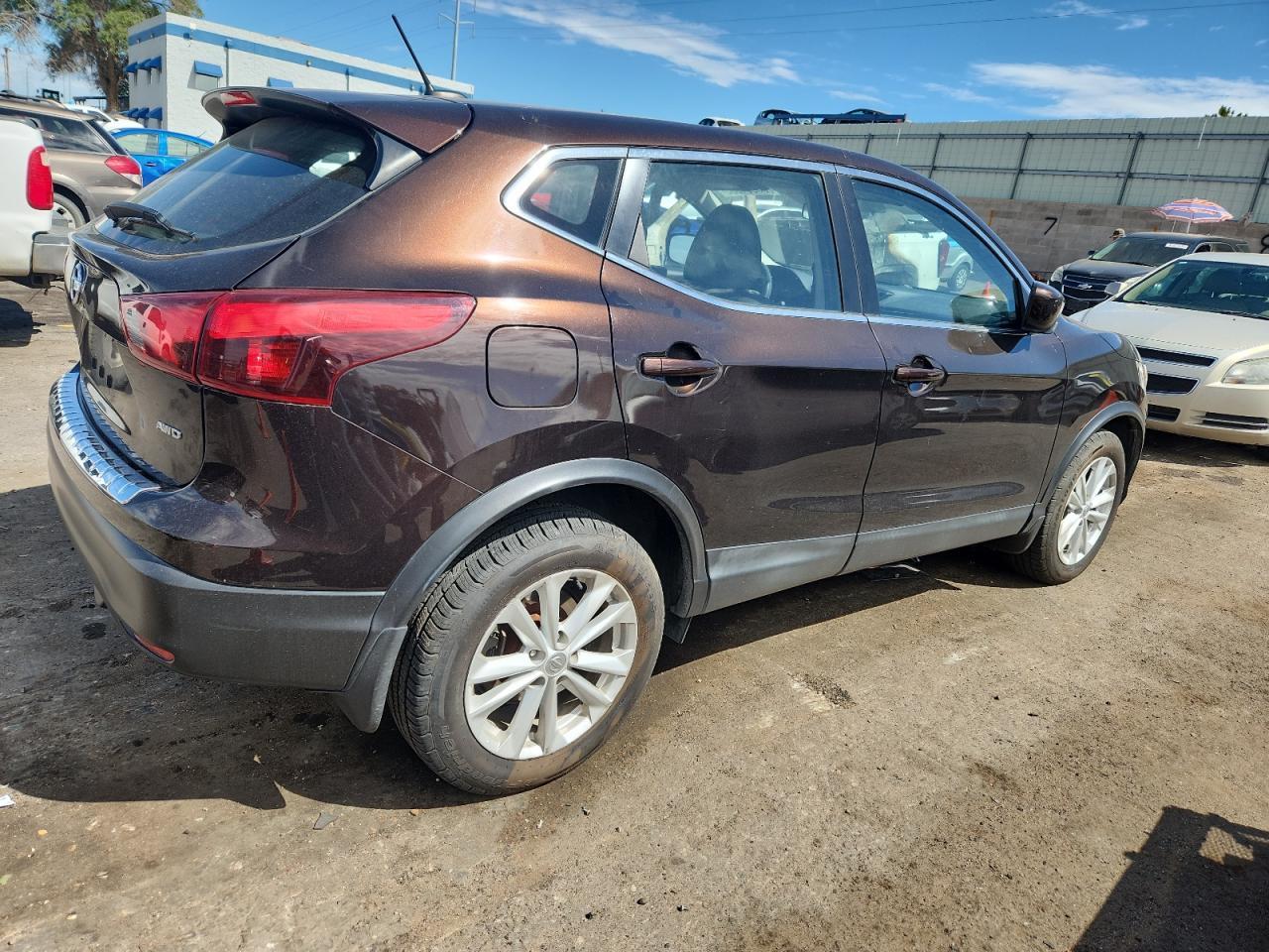 2017 NISSAN ROGUE