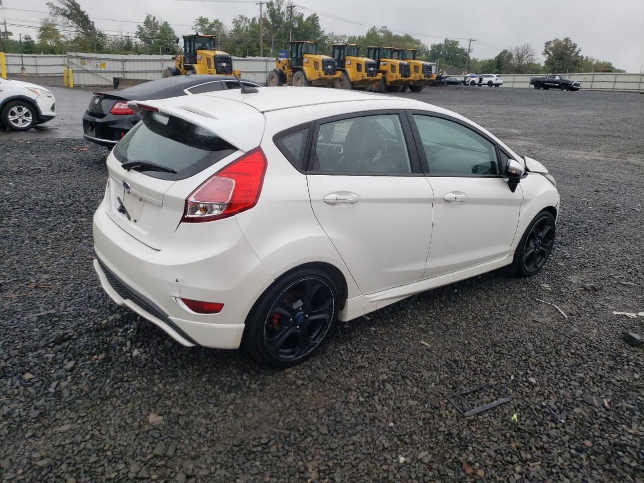 2016 FORD Fiesta
