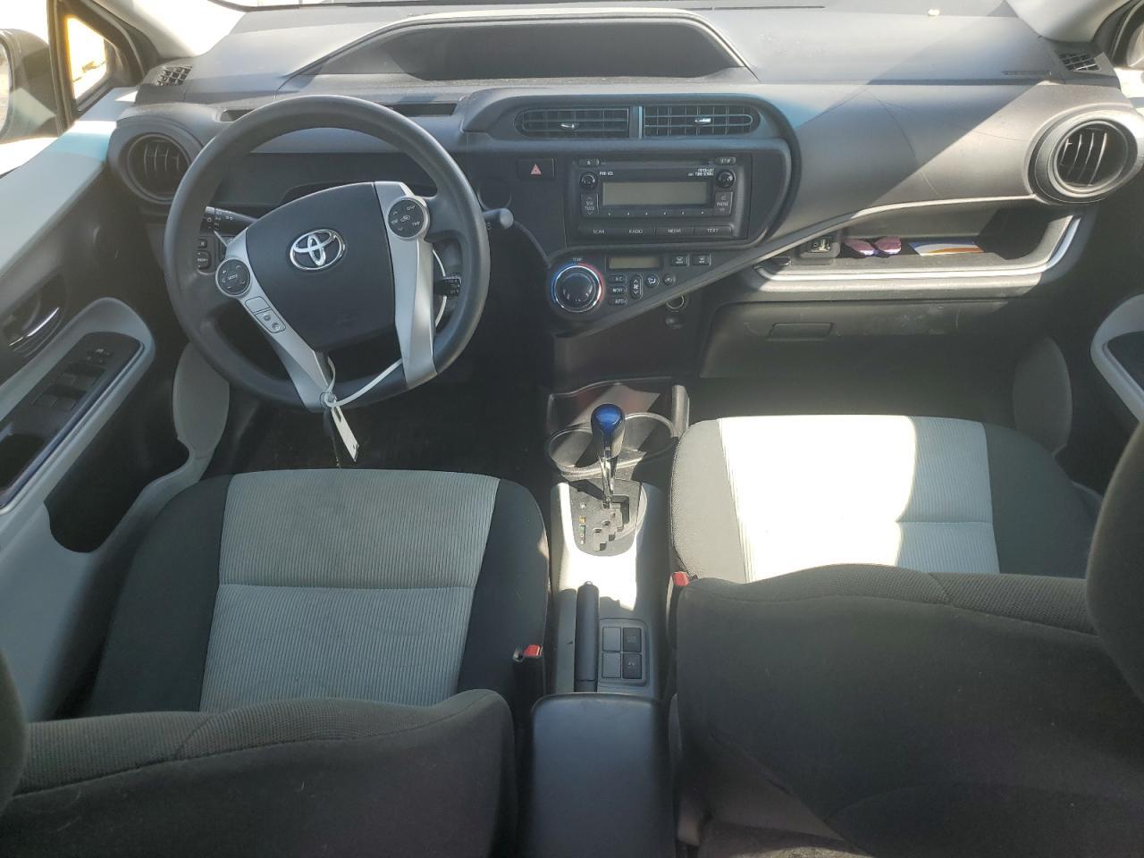 2014 TOYOTA Prius c