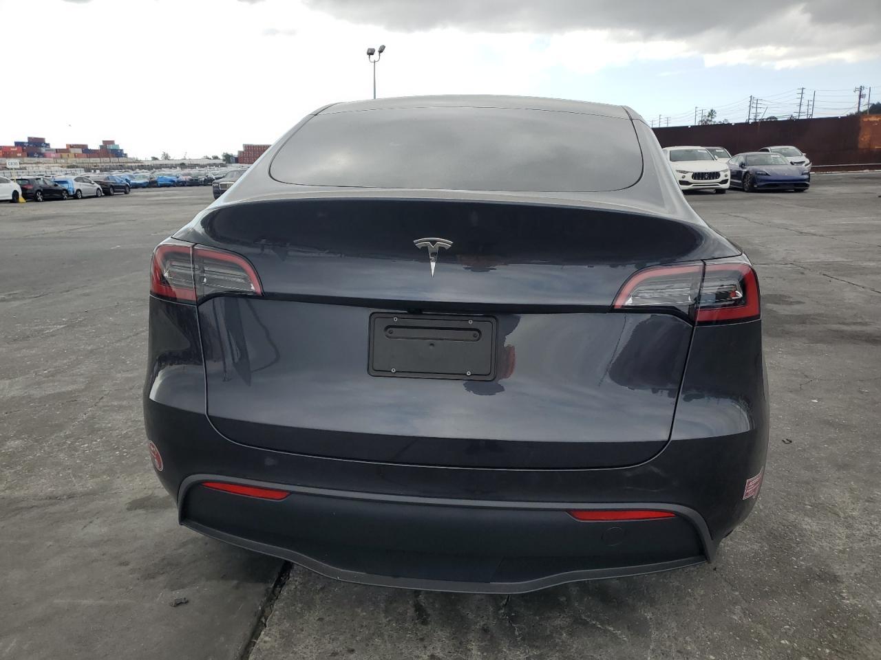 2024 TESLA MODEL Y
