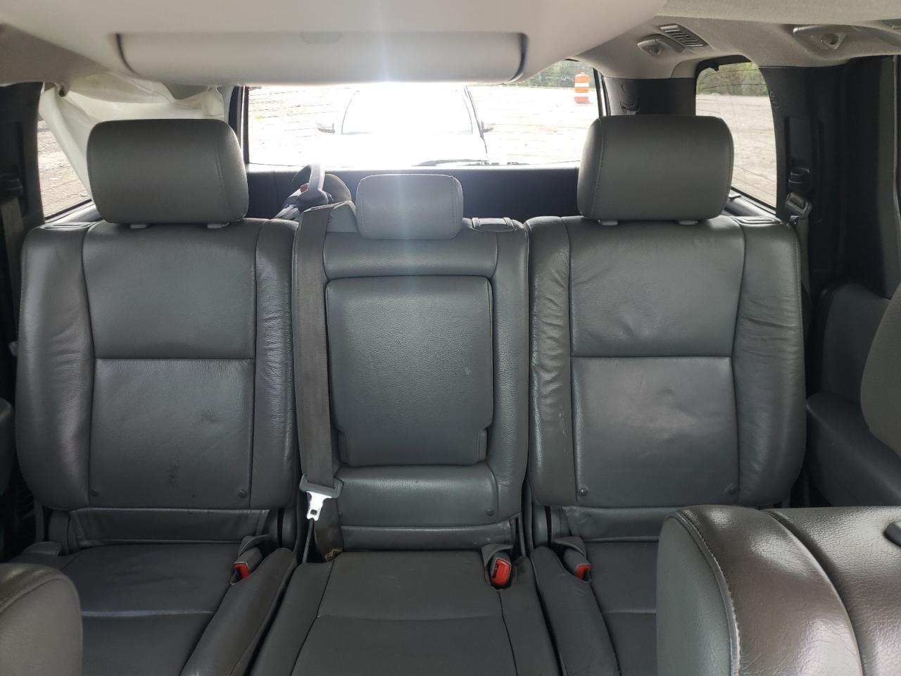 2013 TOYOTA Sequoia