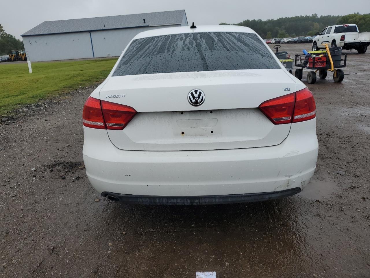 2012 VOLKSWAGEN Passat