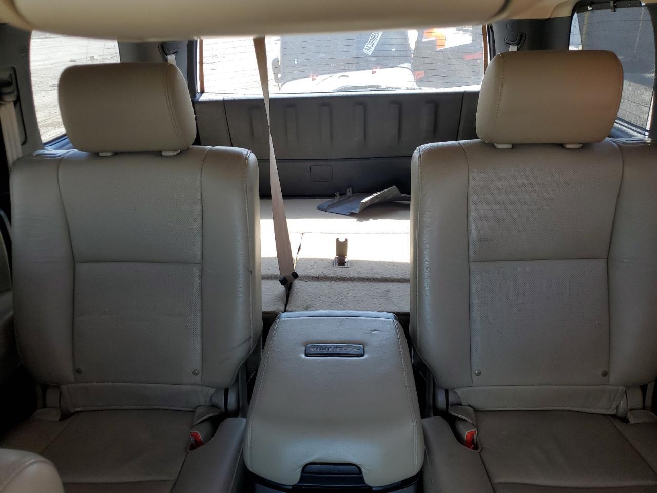 2015 TOYOTA Sequoia