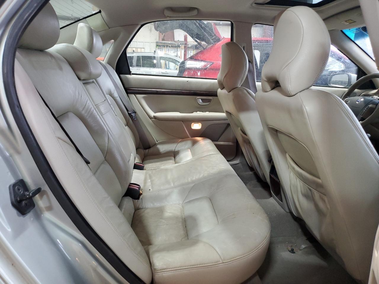 2004 VOLVO S80