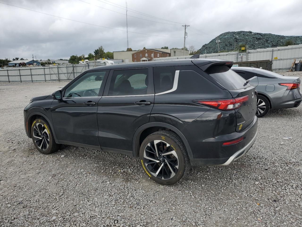 2023 MITSUBISHI outlander