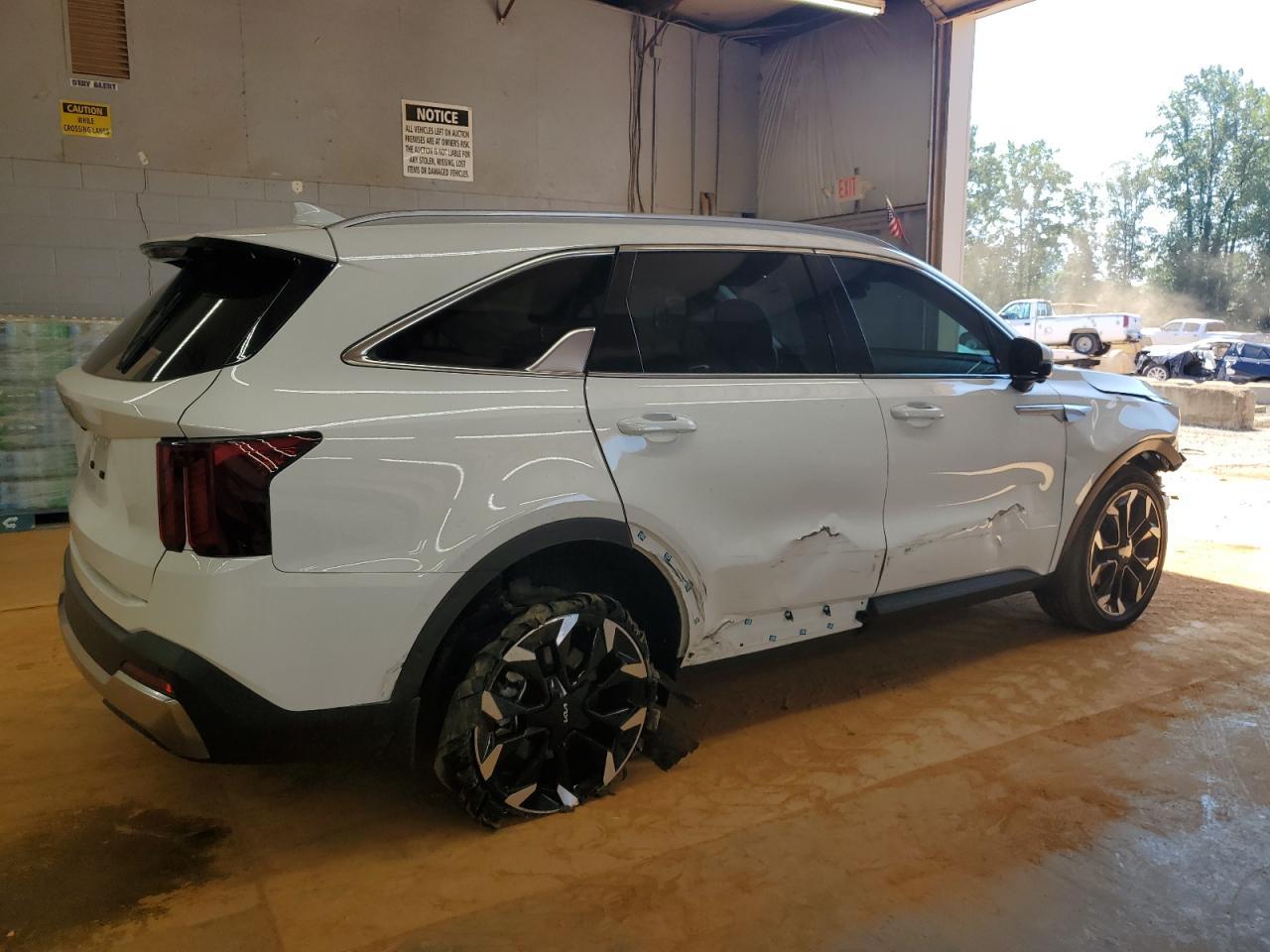 2025 KIA SORENTO