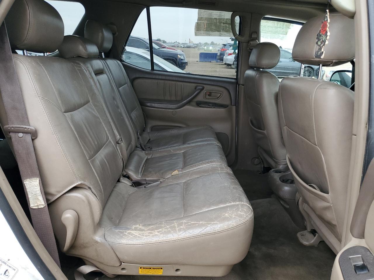 2002 TOYOTA Sequoia