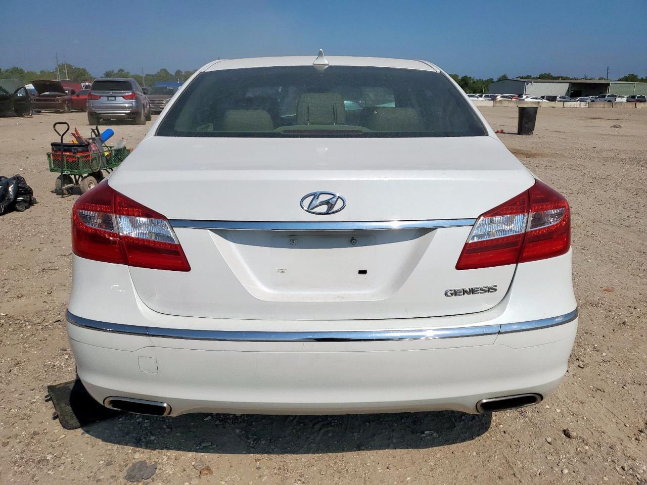 2013 HYUNDAI GENESIS