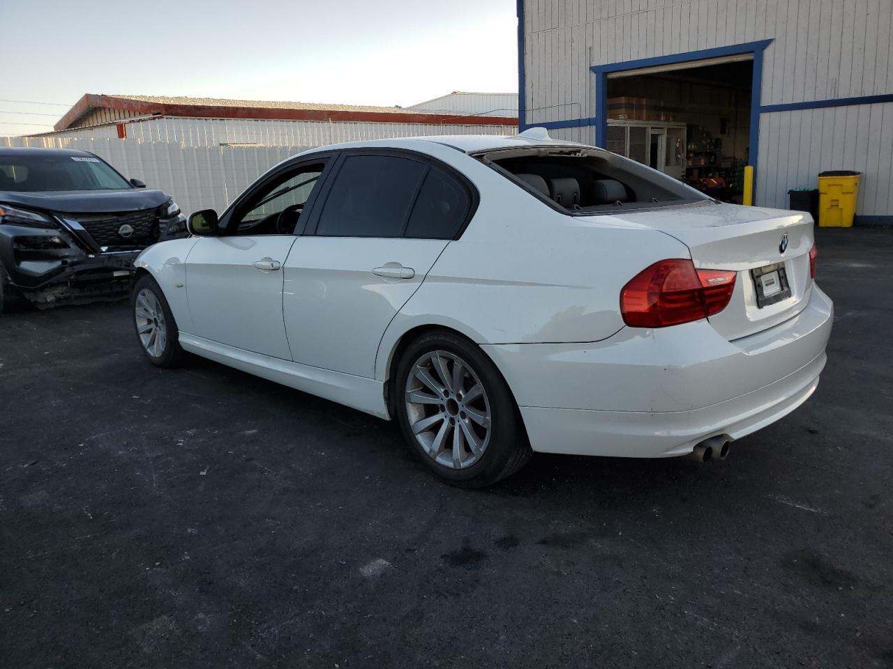 2011 BMW 3 SERIES
