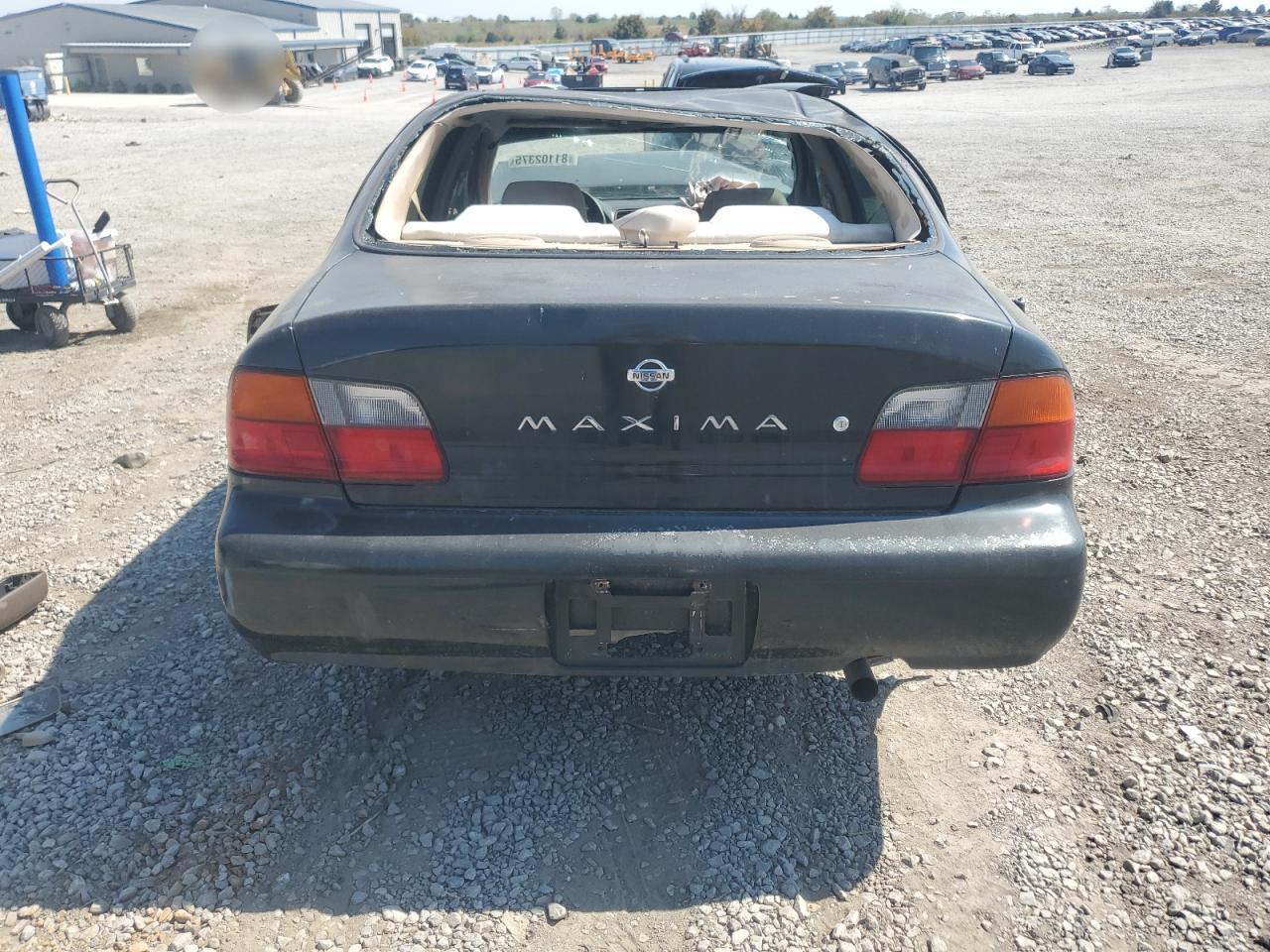 1996 NISSAN Maxima