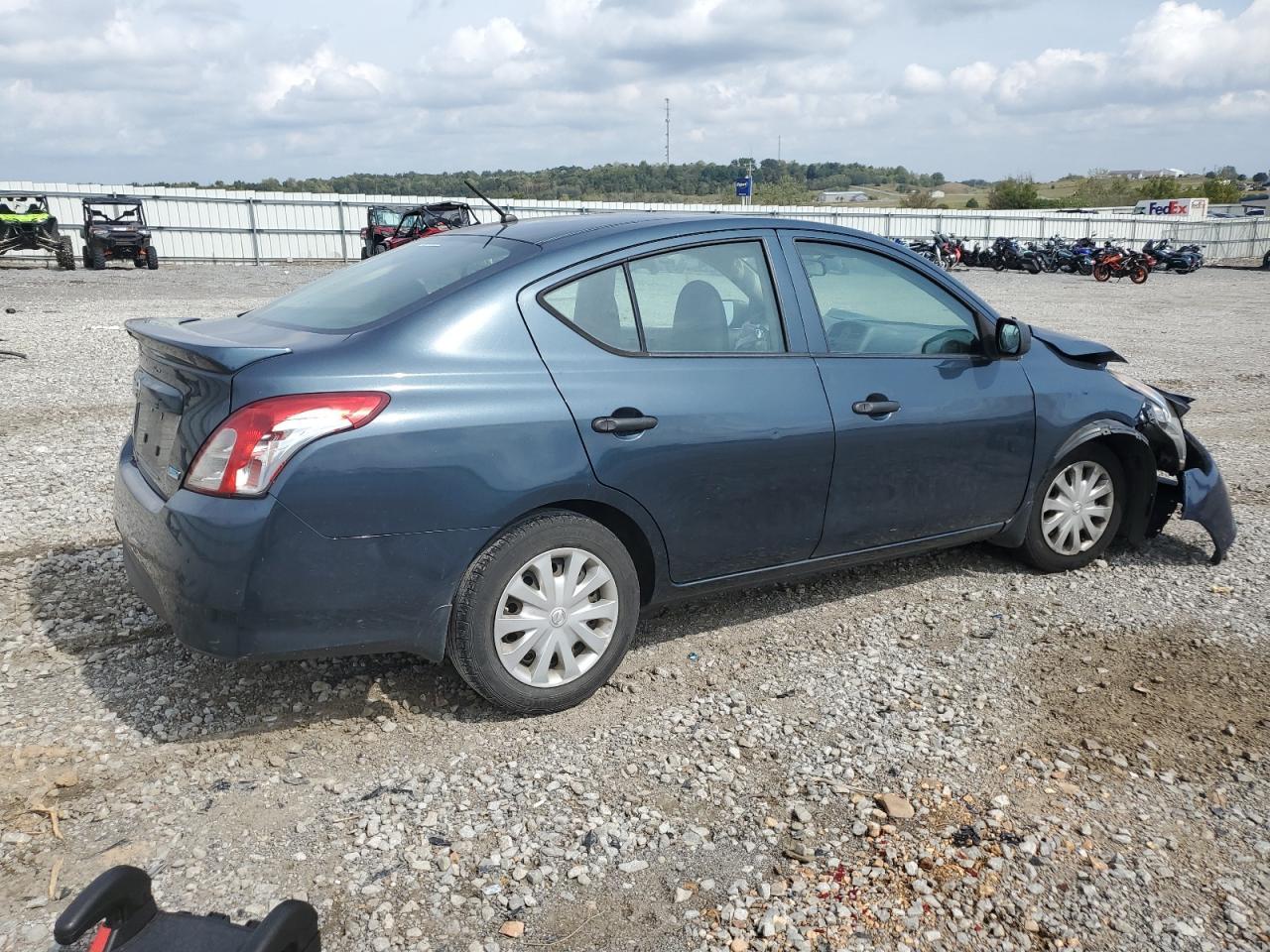 2015 NISSAN VERSA