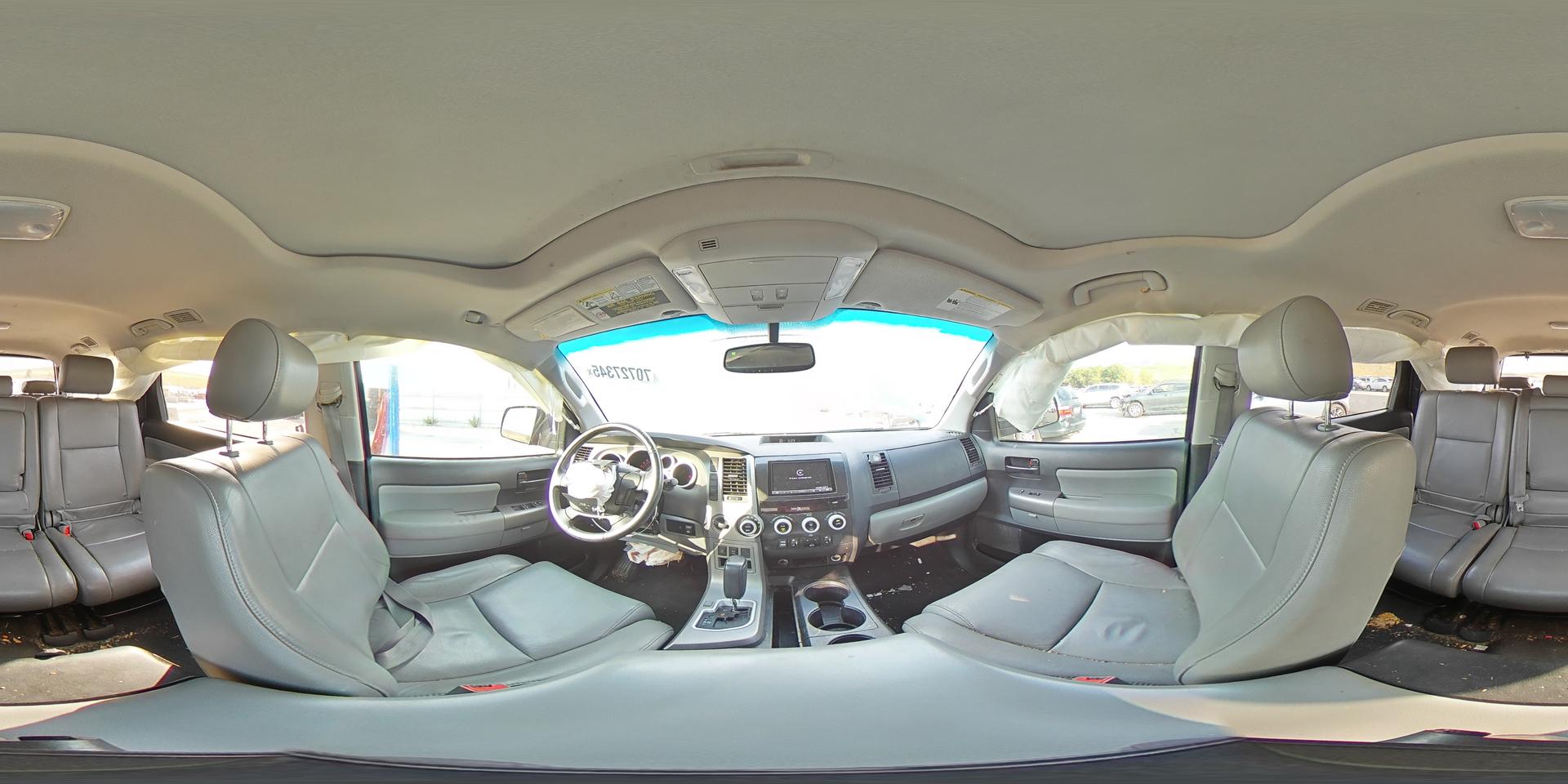 2013 TOYOTA Sequoia