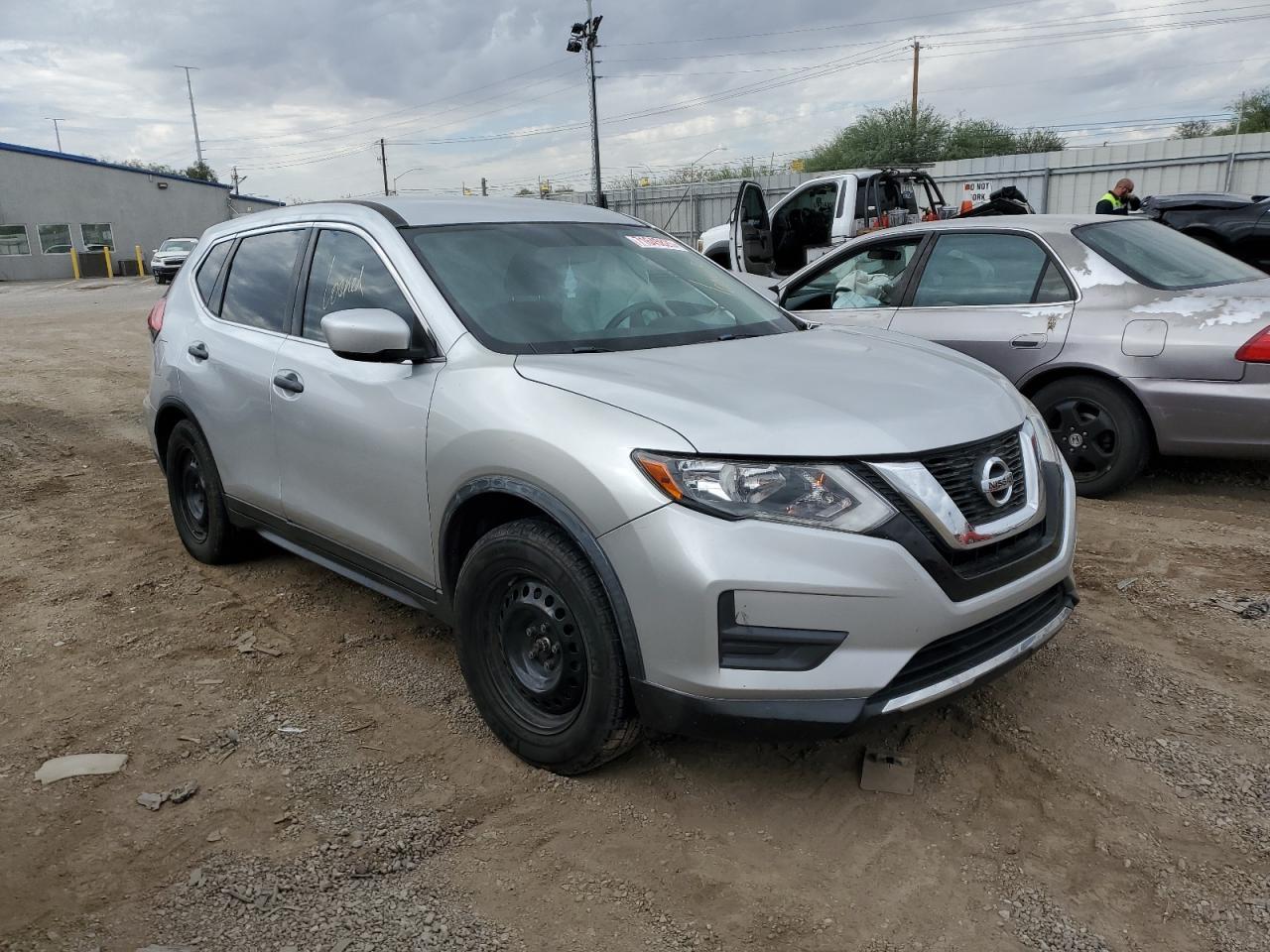 2017 NISSAN ROGUE