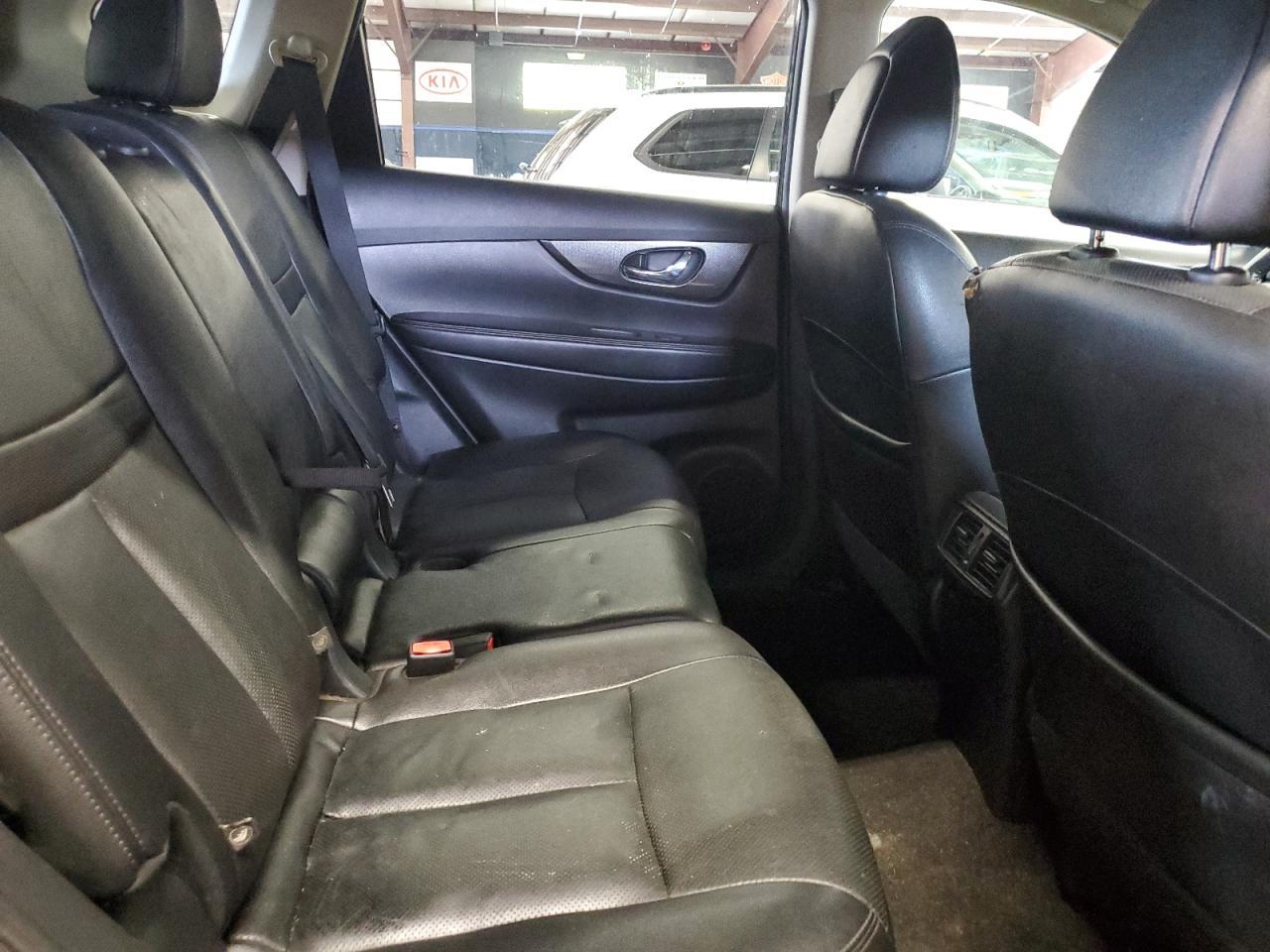 2016 NISSAN ROGUE