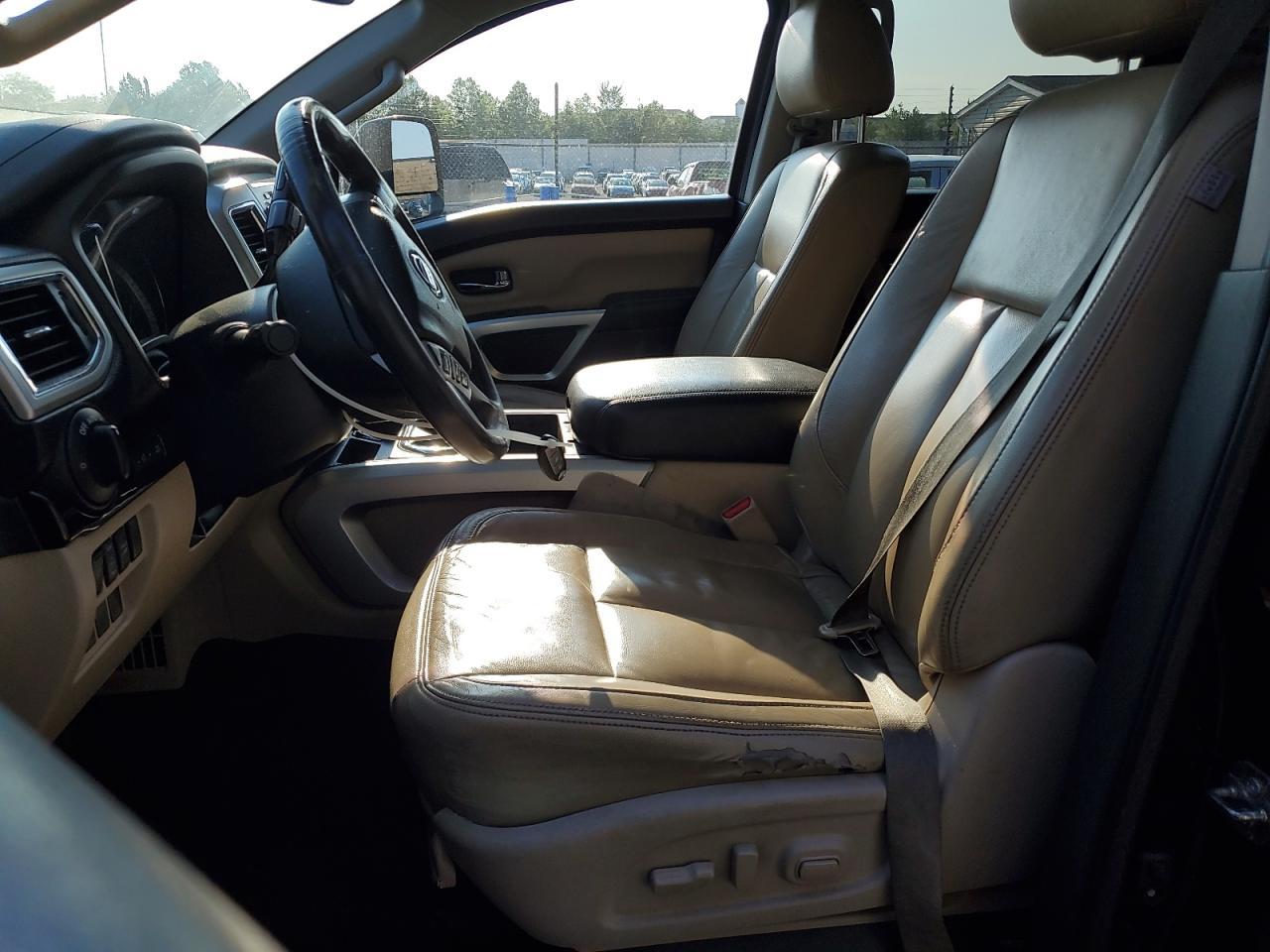 2017 NISSAN Titan