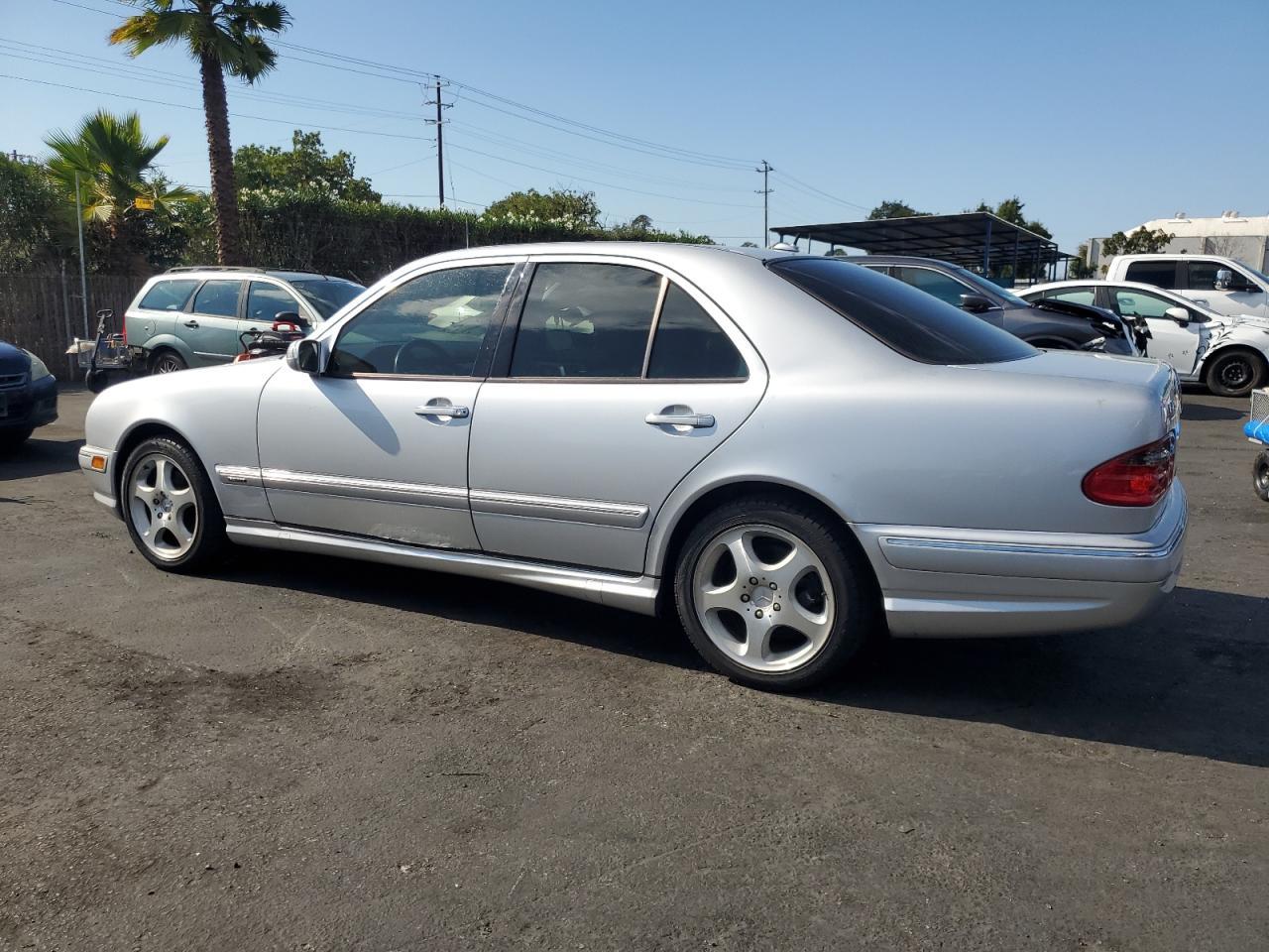 2001 MERCEDES-BENZ E-Class