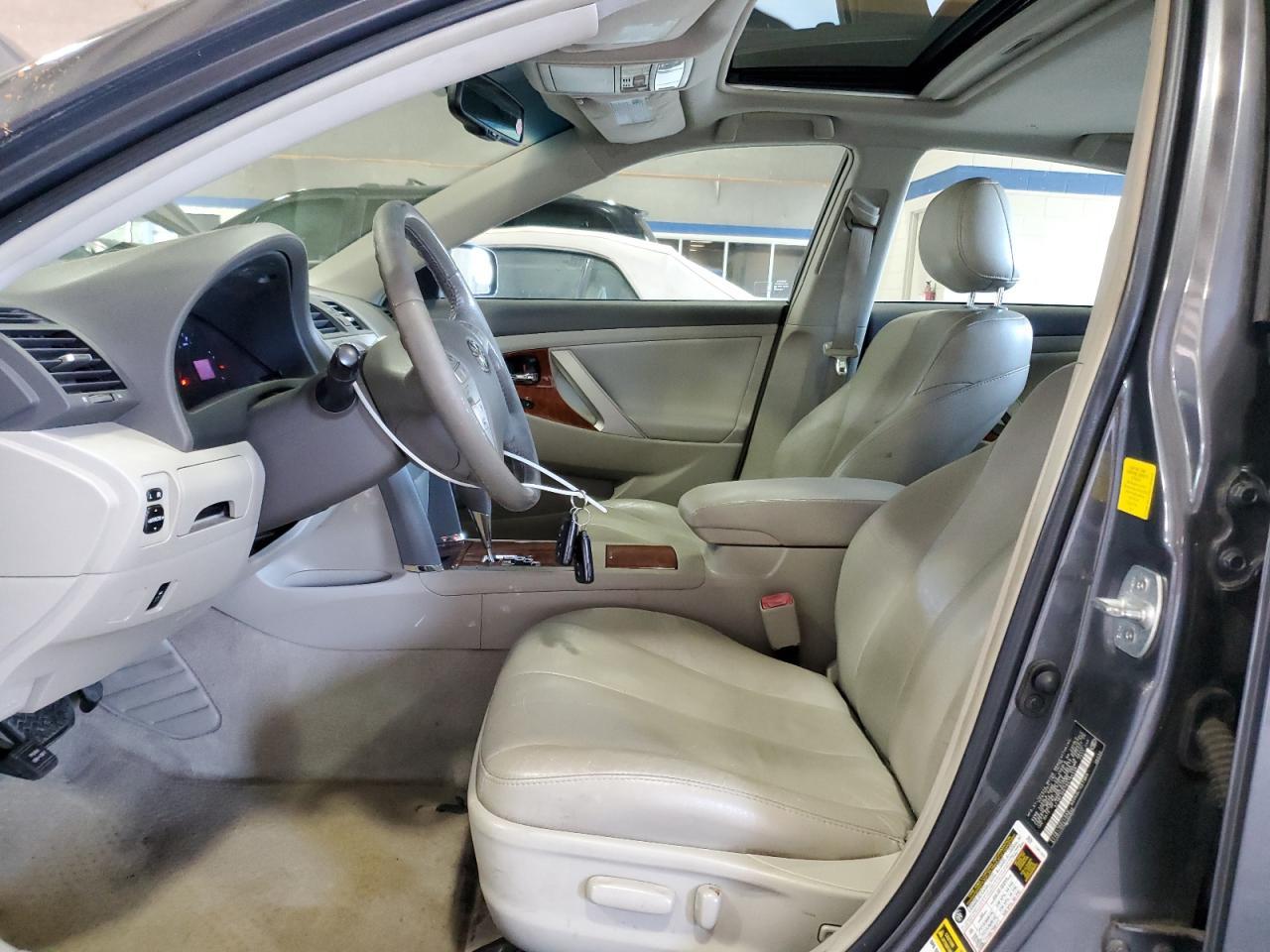 2011 TOYOTA CAMRY