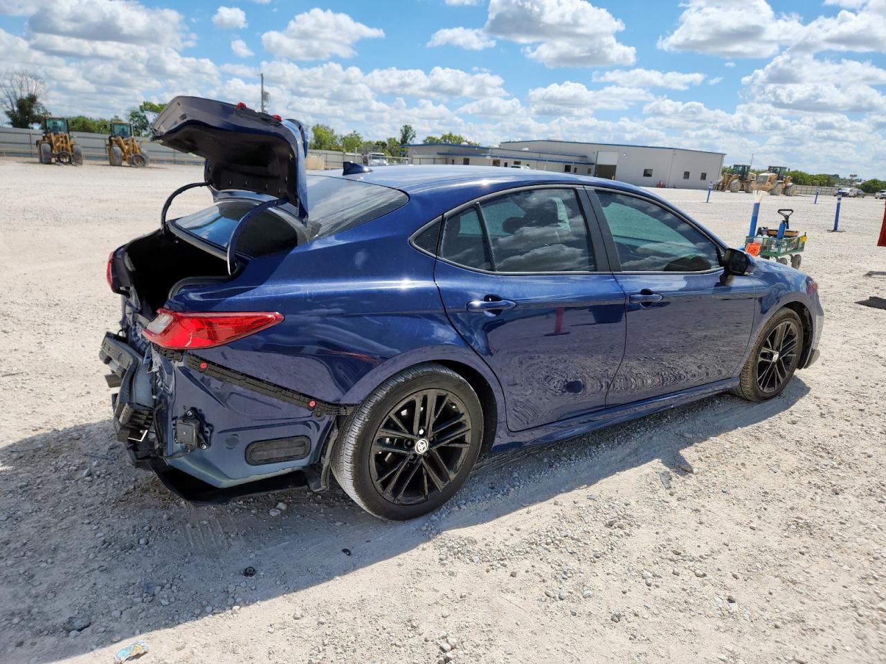 2025 TOYOTA CAMRY