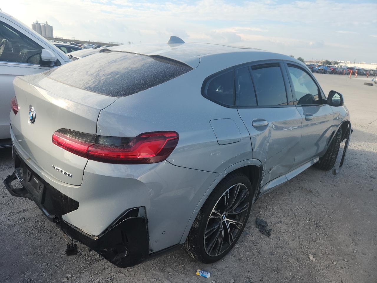 2022 BMW X4