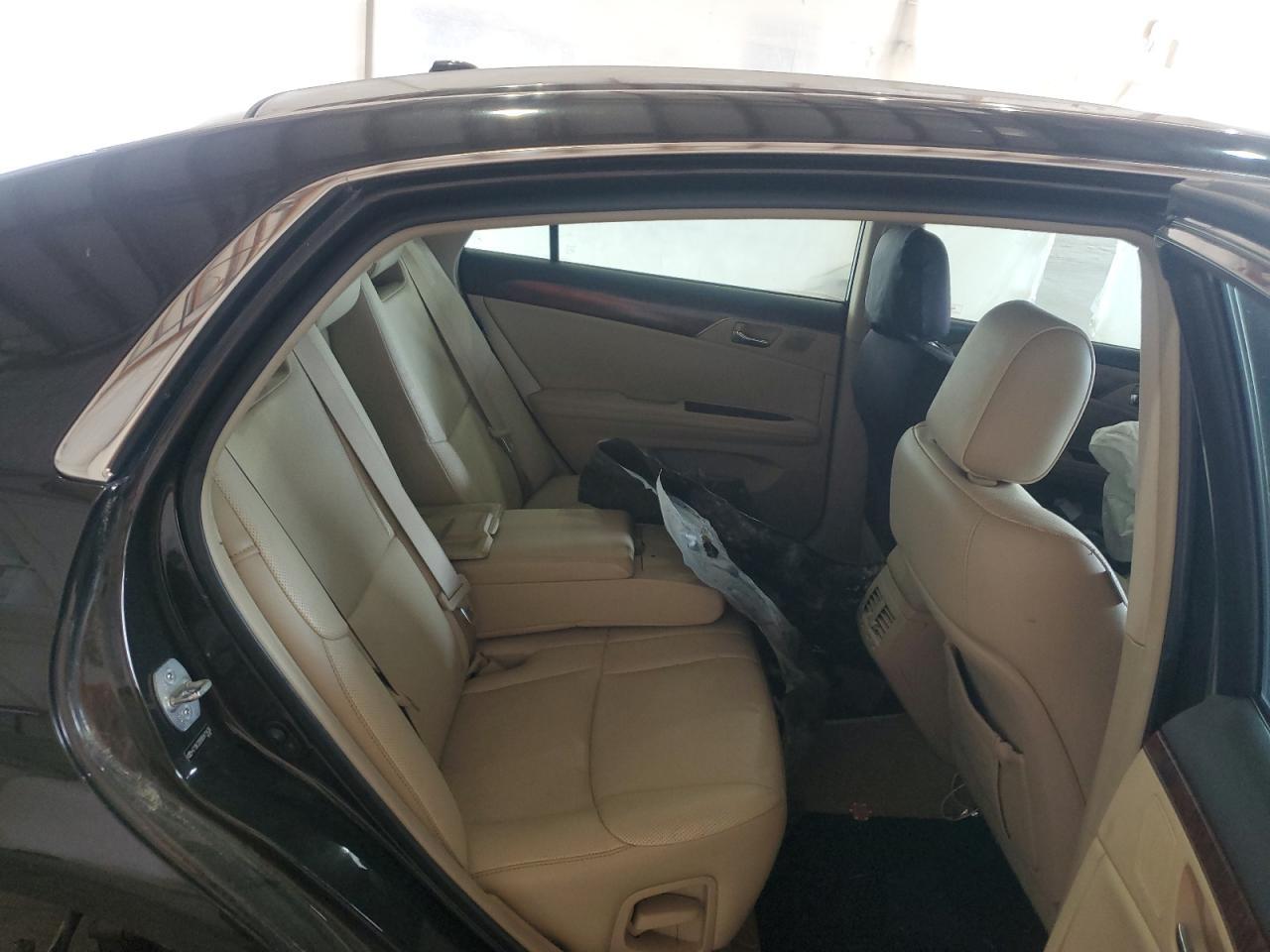 2011 TOYOTA Avalon