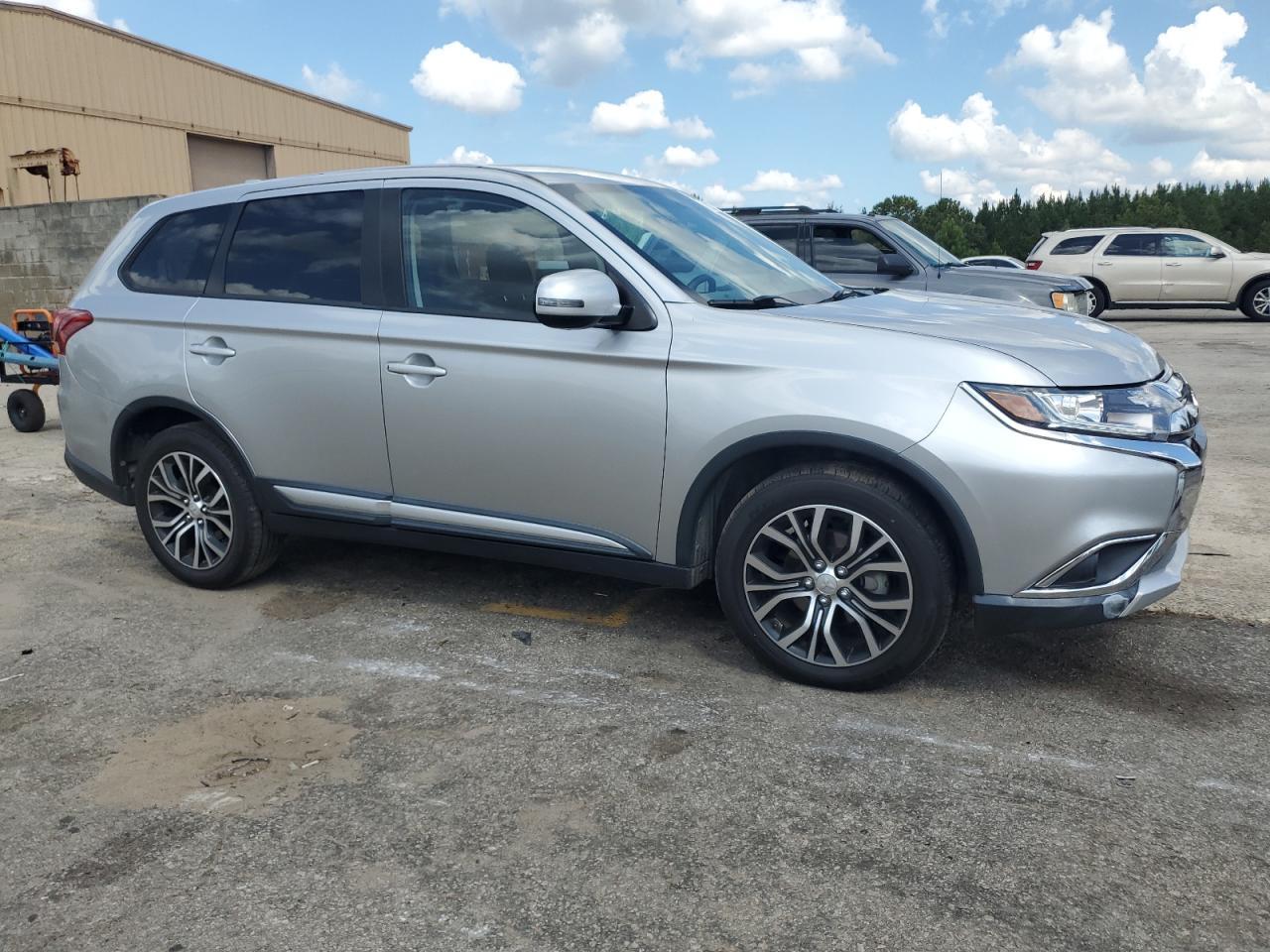 2018 MITSUBISHI outlander