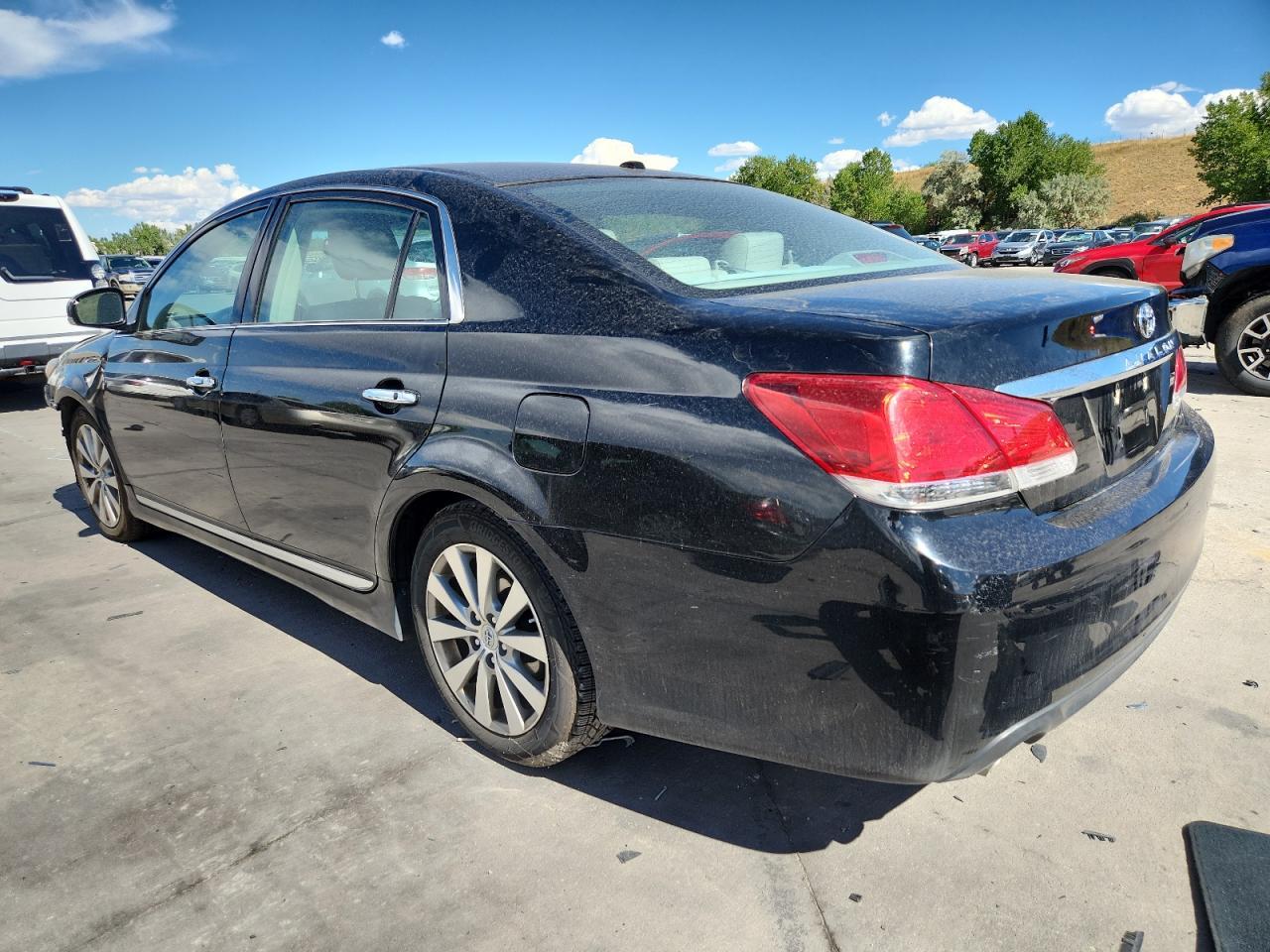 2011 TOYOTA Avalon