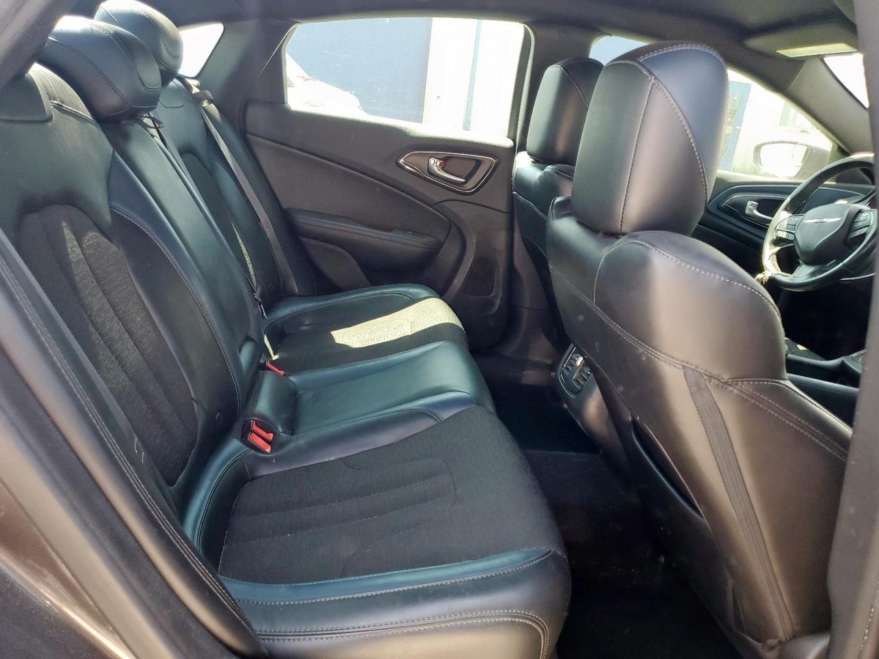 2015 CHRYSLER 200
