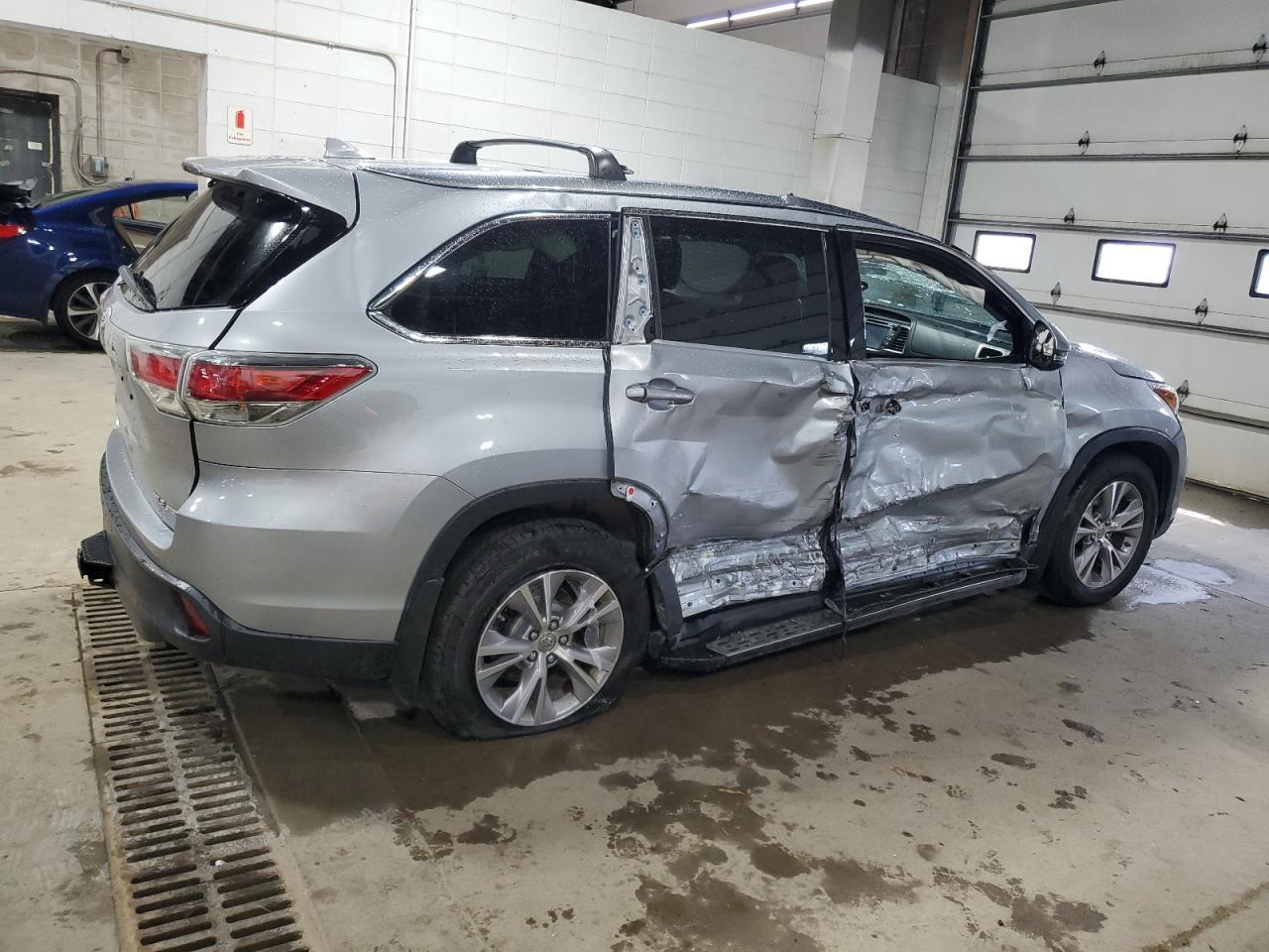 2015 TOYOTA HIGHLANDER