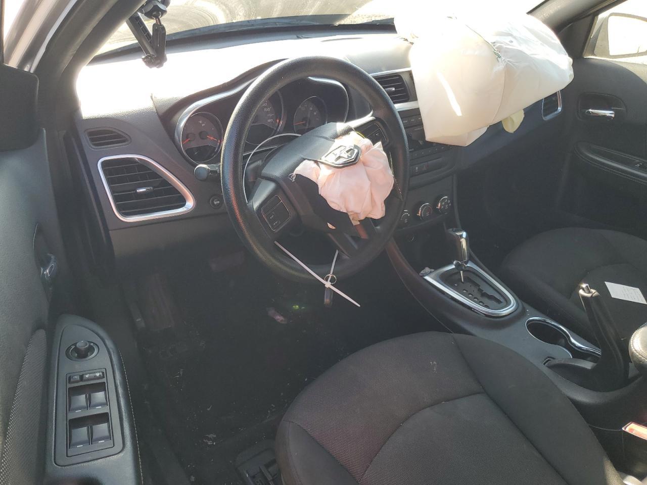 2013 DODGE Avenger