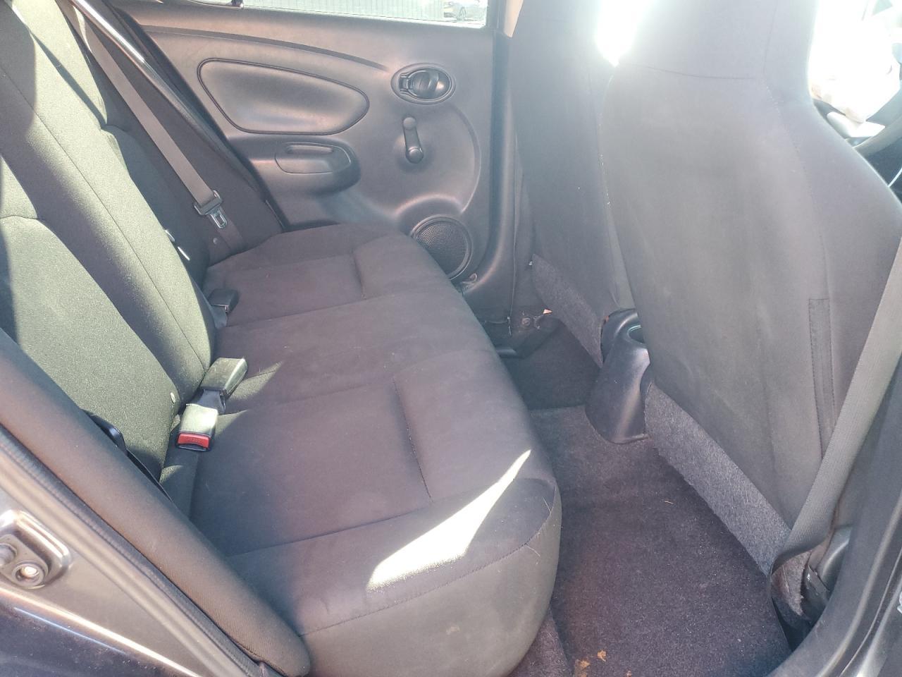 2015 NISSAN VERSA