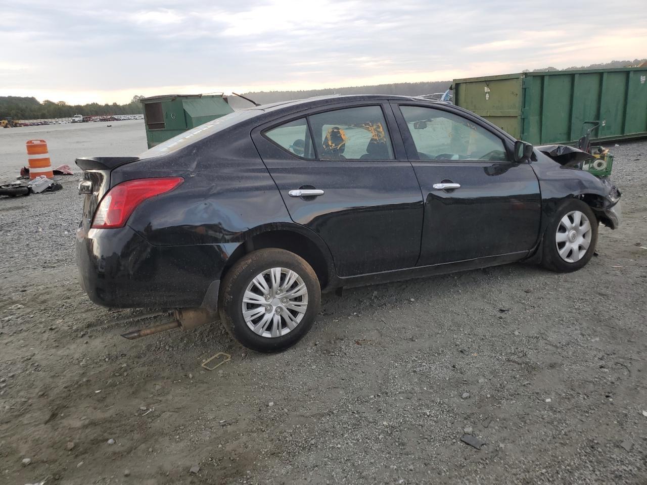 2016 NISSAN VERSA