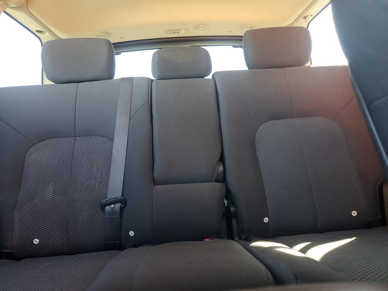 2011 MITSUBISHI Endeavor