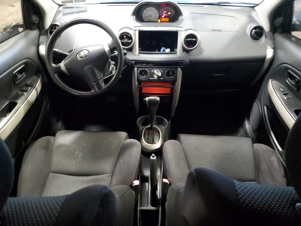 2005 TOYOTA SCION