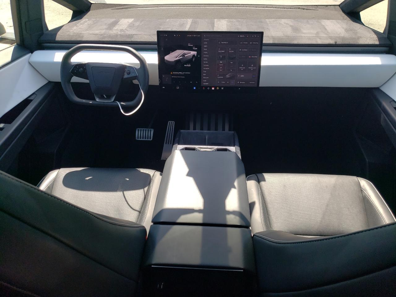 2024 TESLA Cybertruck