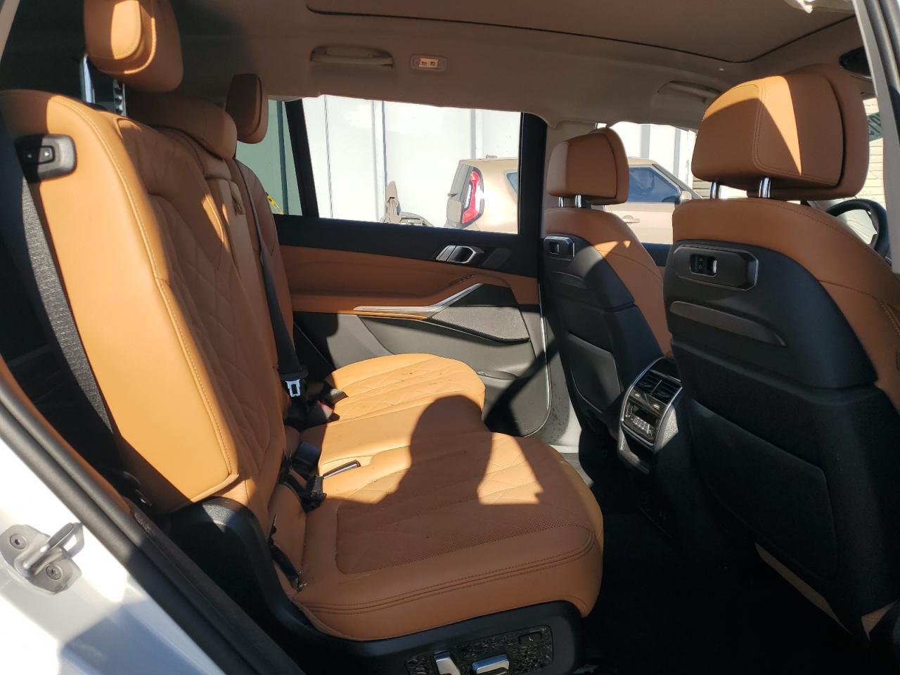 2025 BMW X7