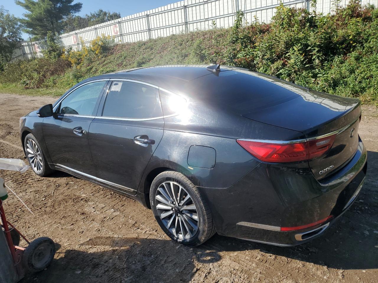 2017 KIA Cadenza