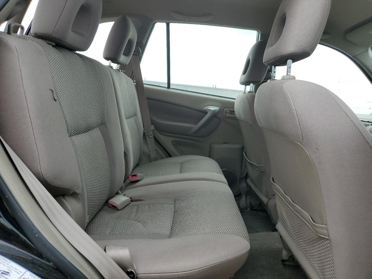2004 TOYOTA RAV4
