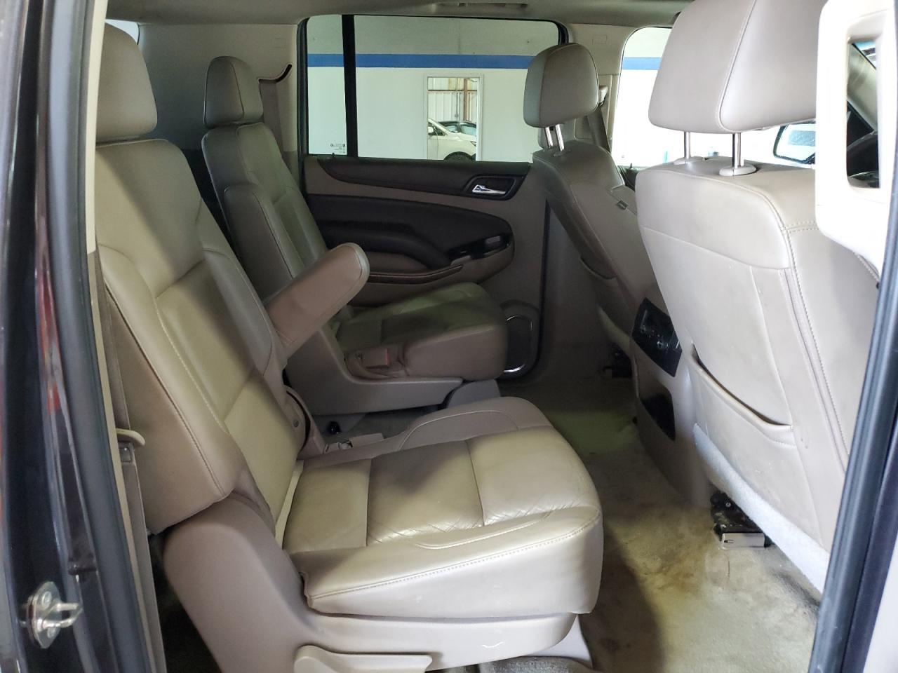 2016 CHEVROLET Suburban