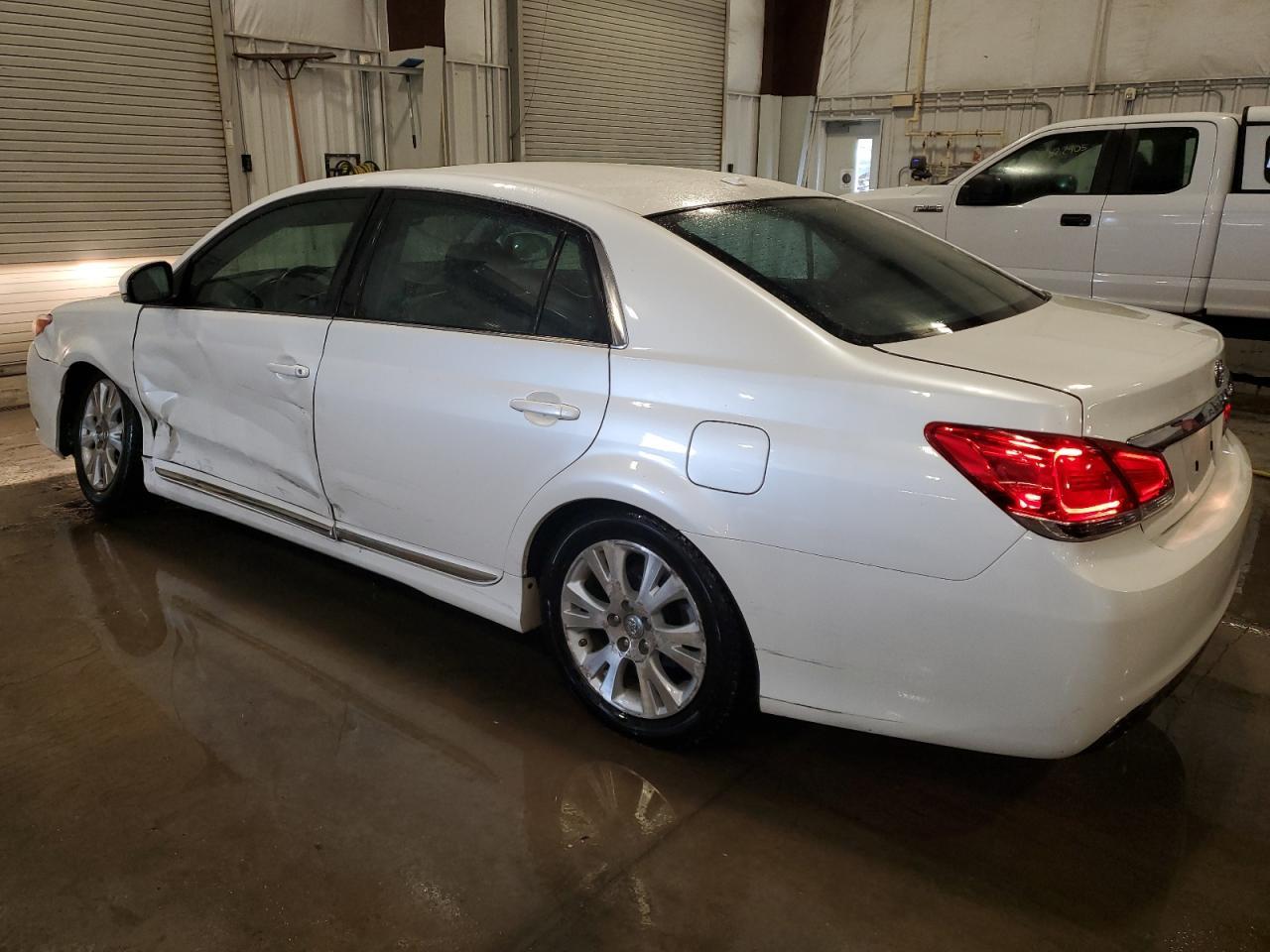 2012 TOYOTA Avalon