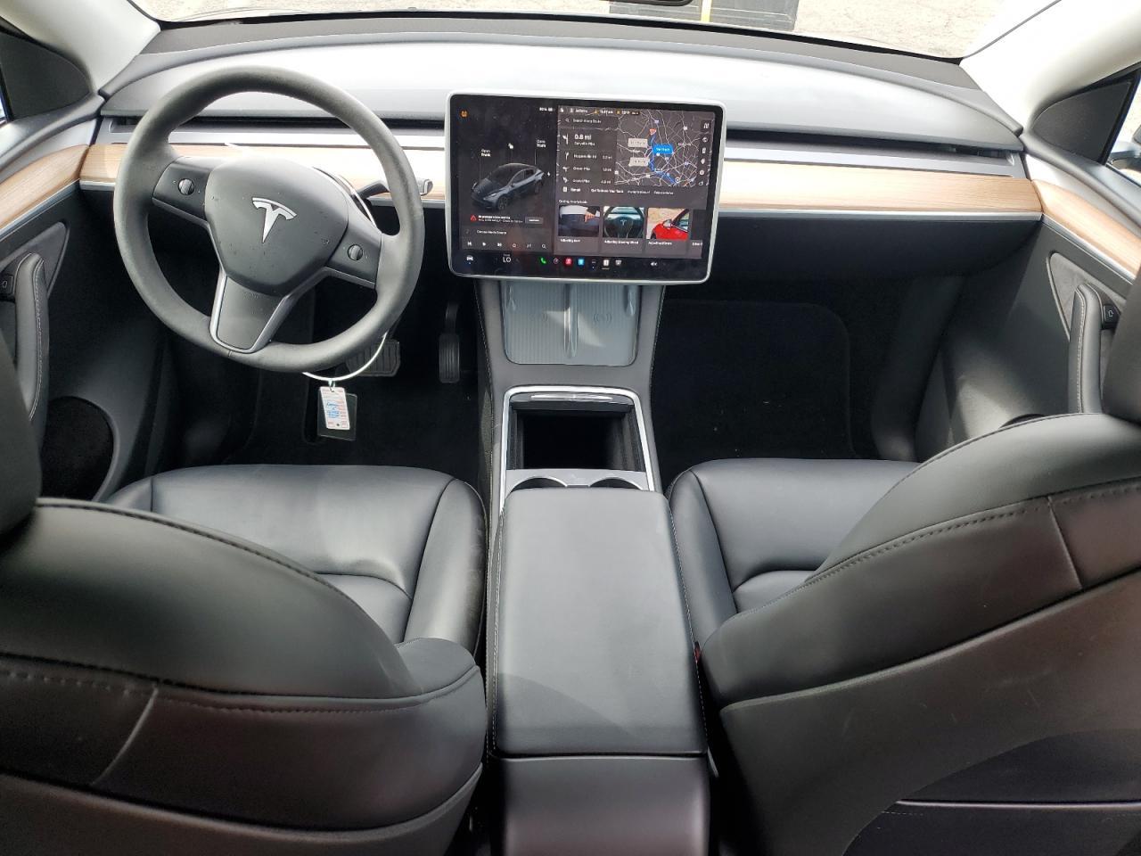 2025 TESLA MODEL Y