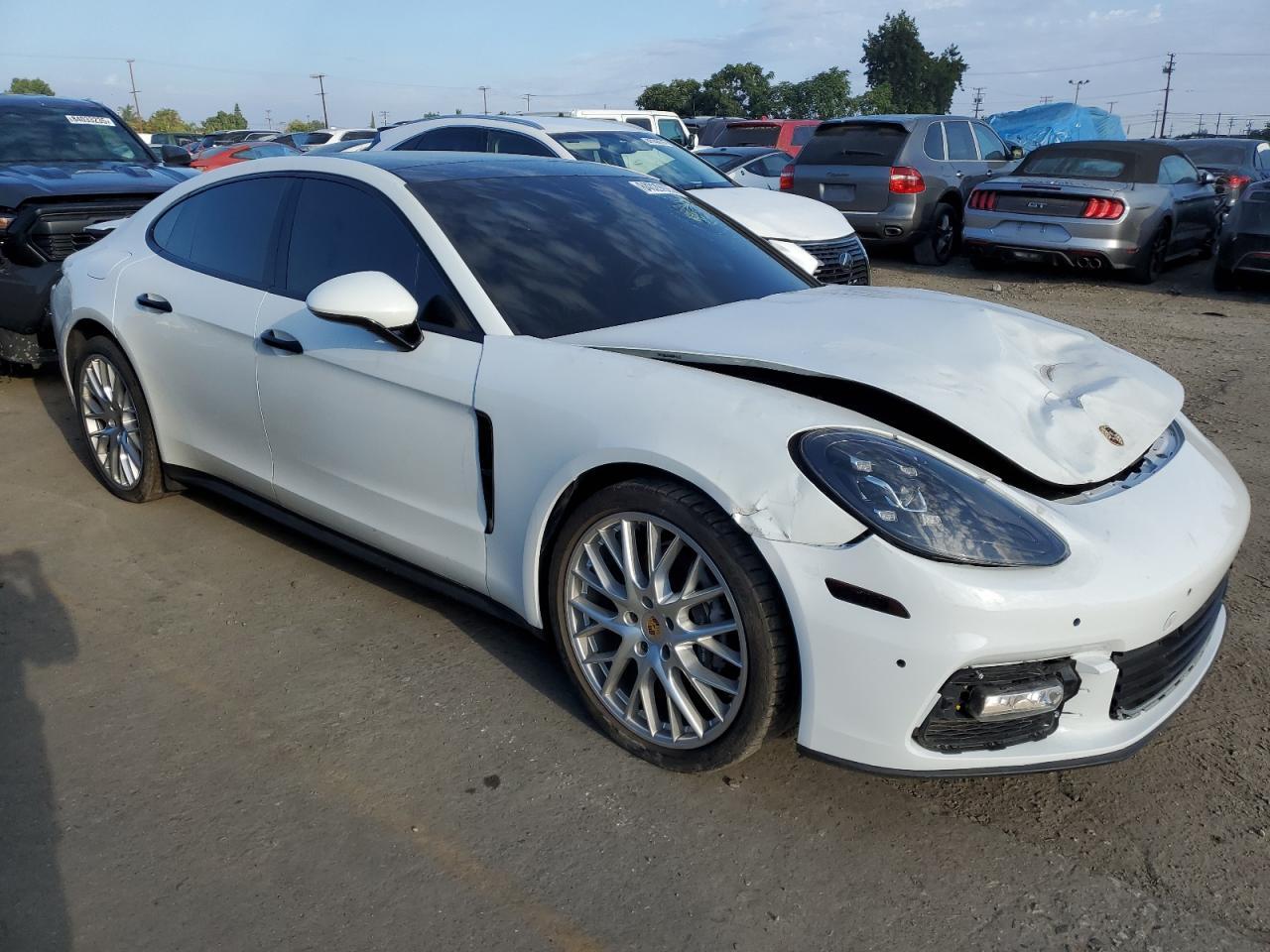 2017 PORSCHE Panamera