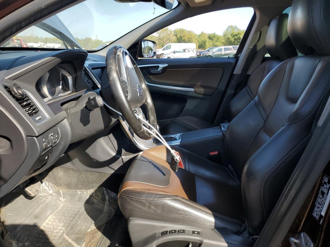 2017 VOLVO XC60