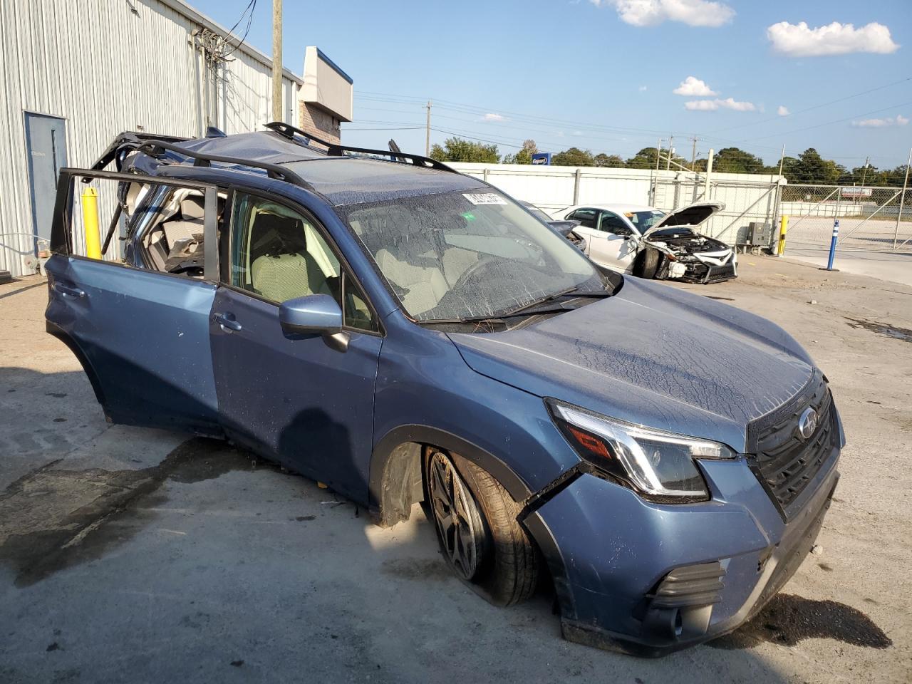 2023 SUBARU FORESTER
