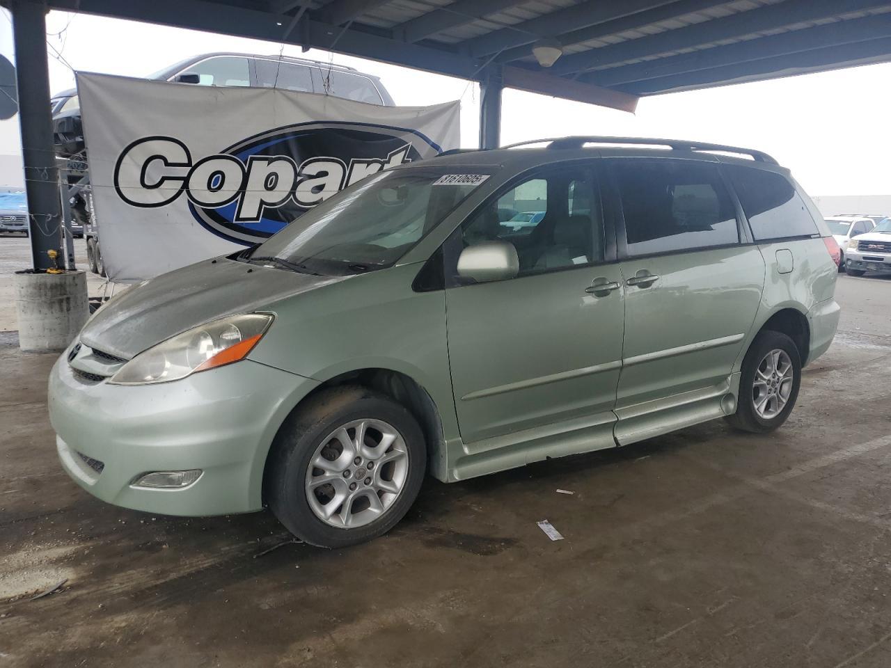 2006 TOYOTA SIENNA